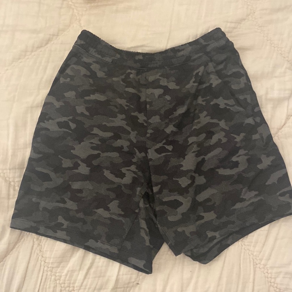 Men’s Lululemon Camo Shorts
